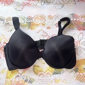 Vince Canuto full coverage black bra w/adjustable straps & closure hook 42D
